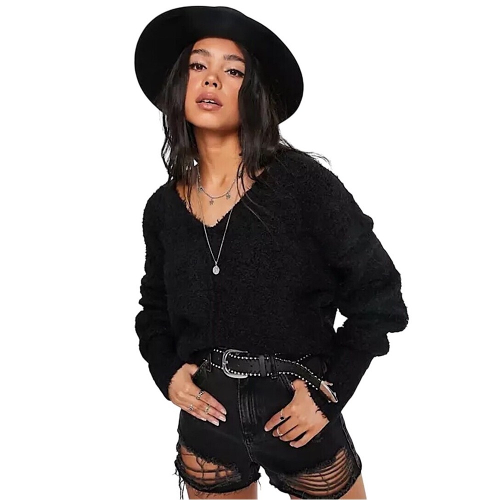 Free People Icing Sweater Black M Oversized V-Neck Fuzzy Crop Knit Cozy Fall Top
